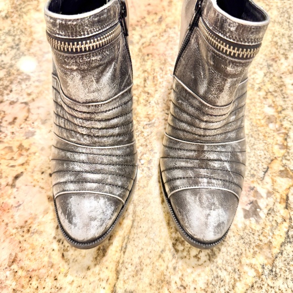 Klub Nico - Black and Silver Leather Booties - Women's Size 35.6 (6.5) - Picture 3 of 12